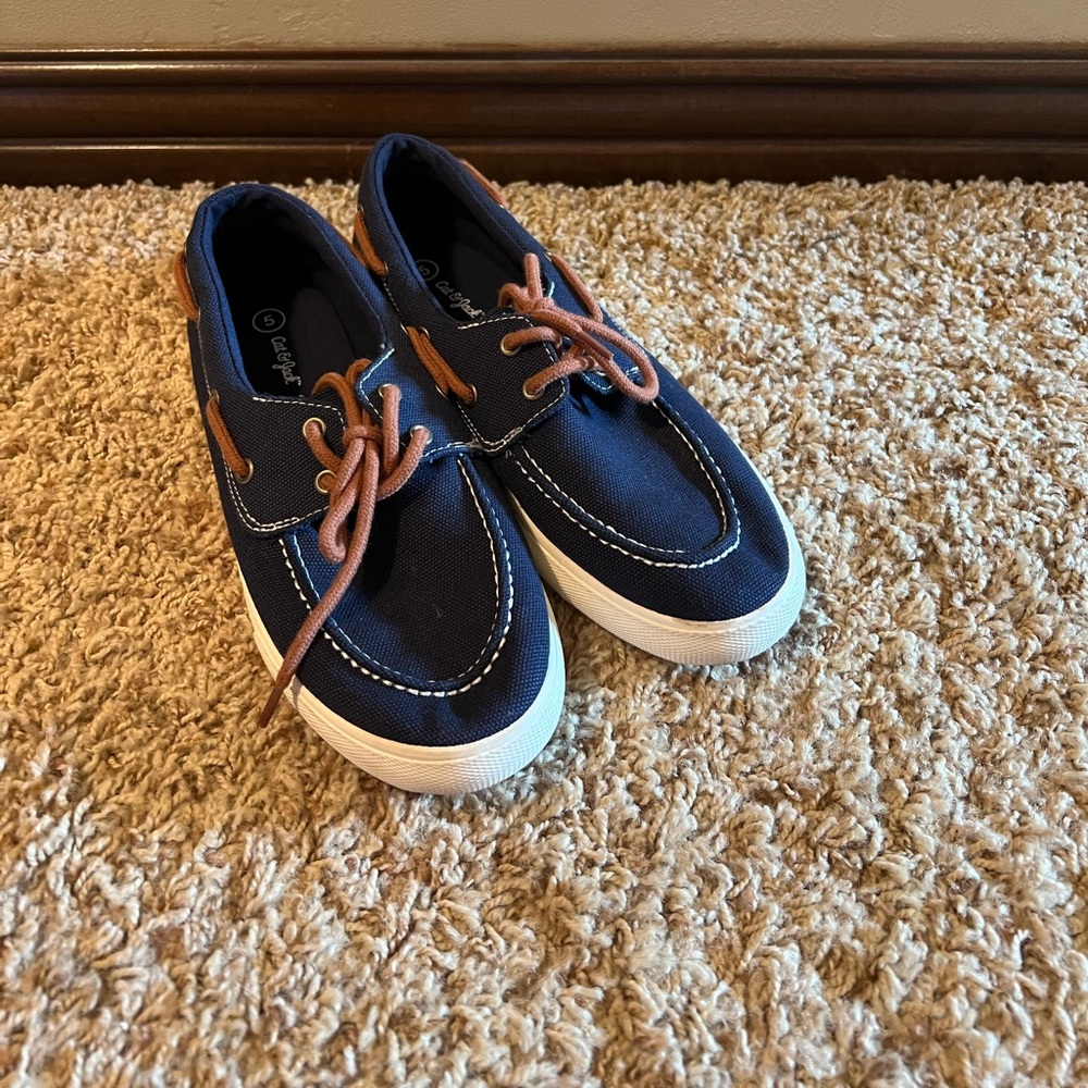 Boys Cat & Jack Blue Boat Shoes Size 5